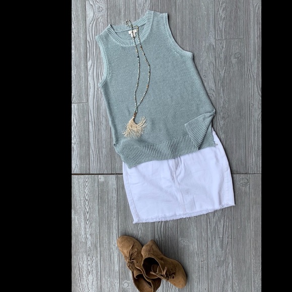 EUC J.CREW Sleeveless Knit Top - Picture 3 of 11